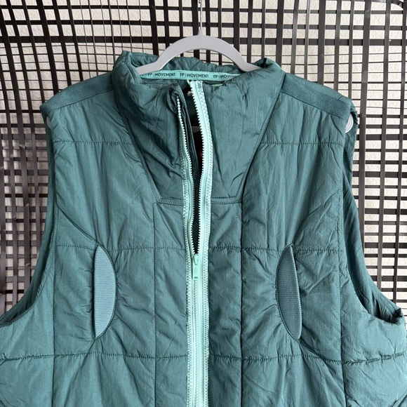 Free people on the move packable puffer vest - Picture 5 of 9